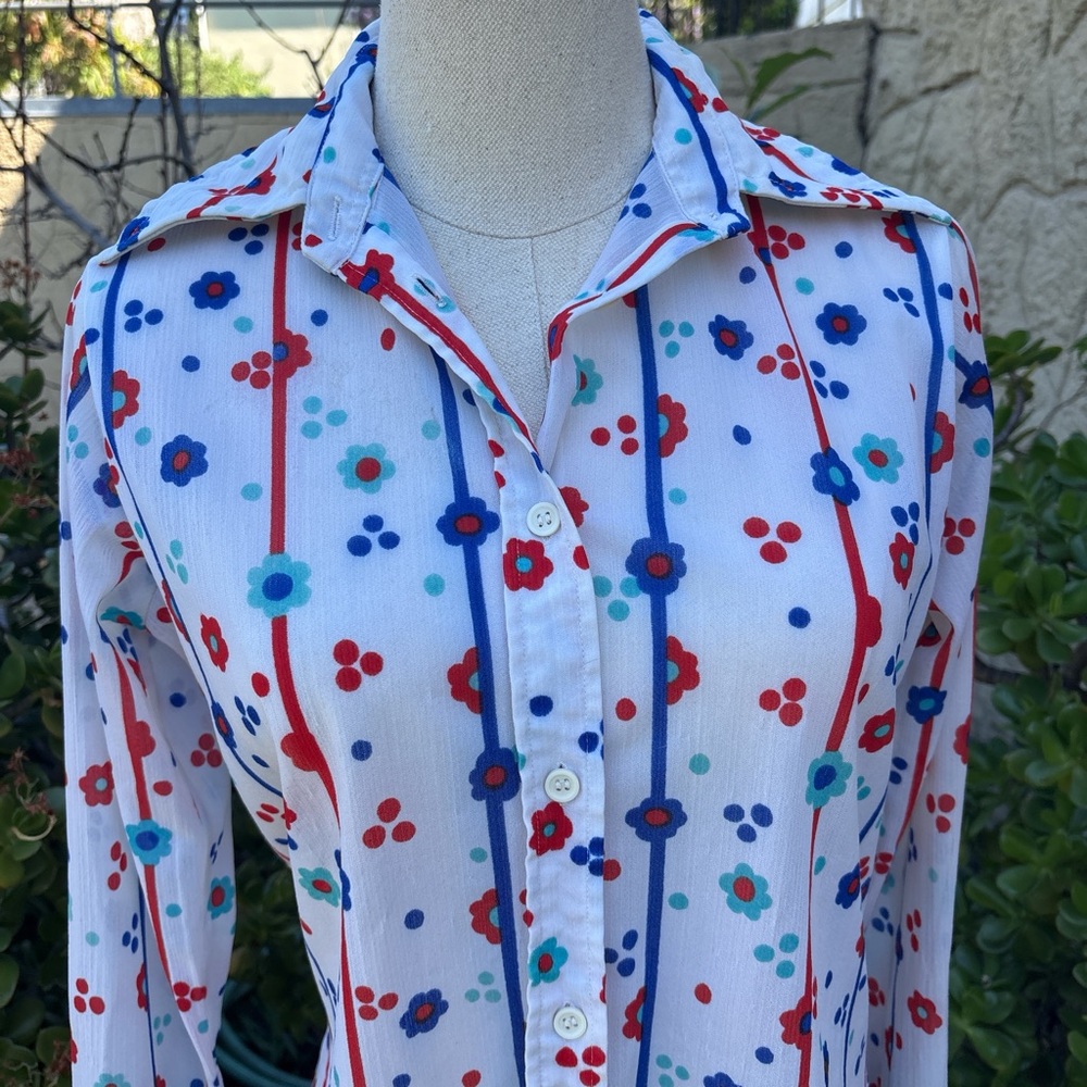 70s VTG White Flower Power Collared Shirt sz Medium